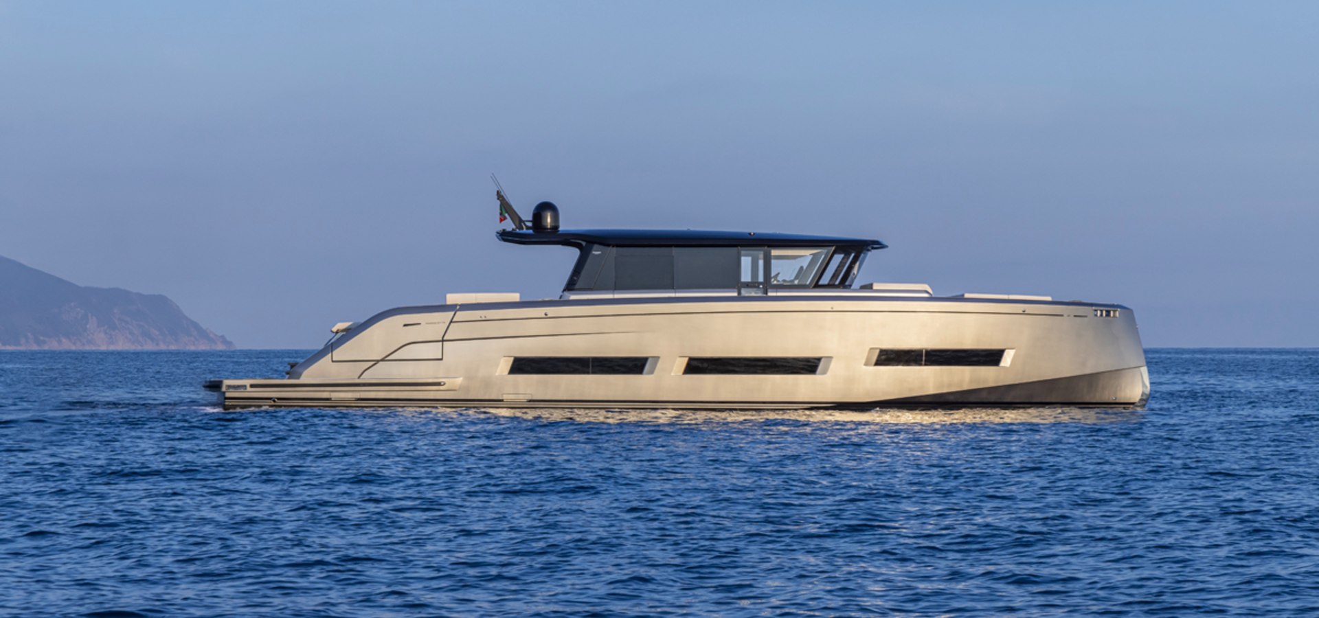 Yate Pardo GT75 en navegación con Motyvel Yachts Barcelona y Baleares